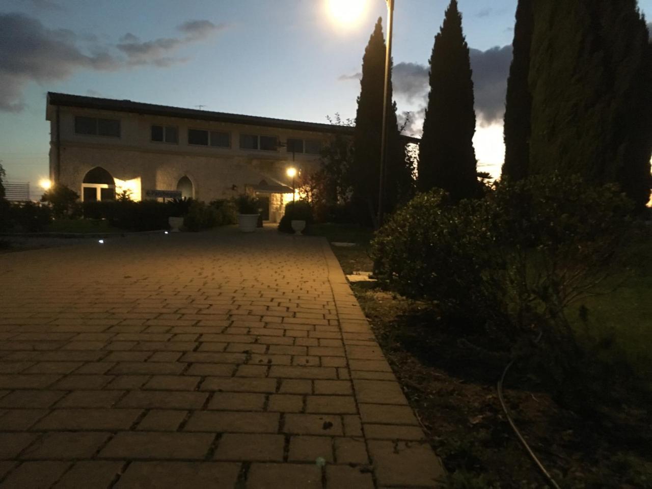 Zyra Garden Club Bed & Breakfast Acquaviva delle Fonti Exterior photo